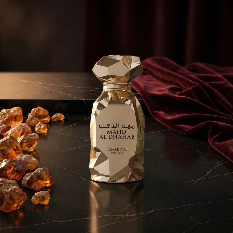 Mahd Al Dhahab — flacon de parfum sur fond Oriental Ambré