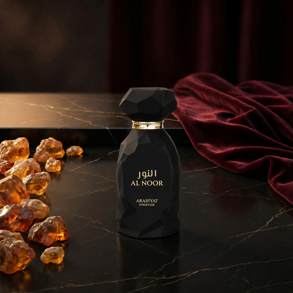 Al Noor — flacon de parfum sur fond Oriental Ambré