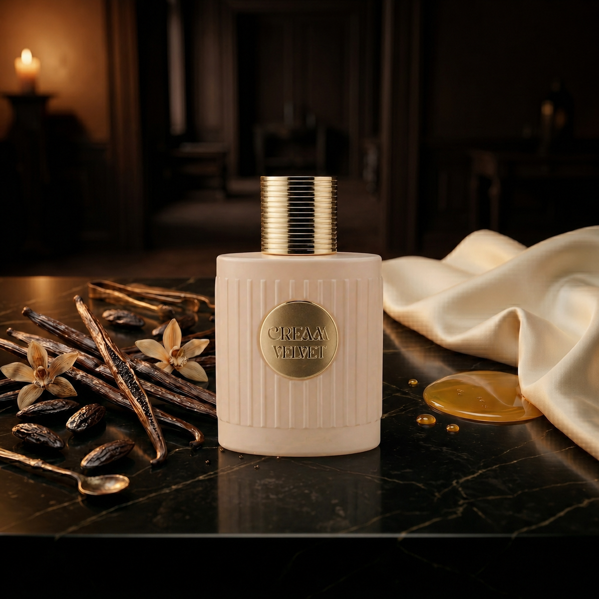 Cream Velvet — flacon de parfum sur fond Gourmand