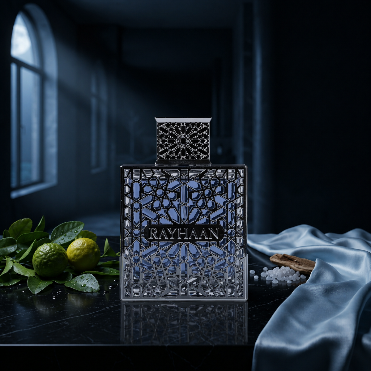 Aquatica — flacon de parfum sur fond Frais Aquatique